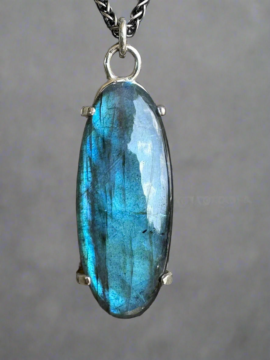 Labradorite & Argentium Silver Pendant