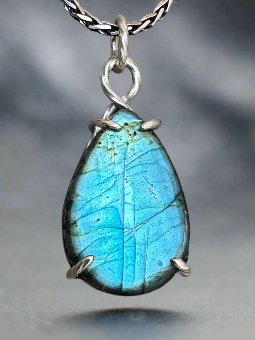 Labradorite & Argentium Silver Pendant